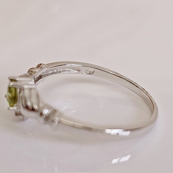 Claddagh Peridot Ring, Sterling Silver Ring, Friendship Loyalty Ring, 925 Silver - Picture 6 of 9